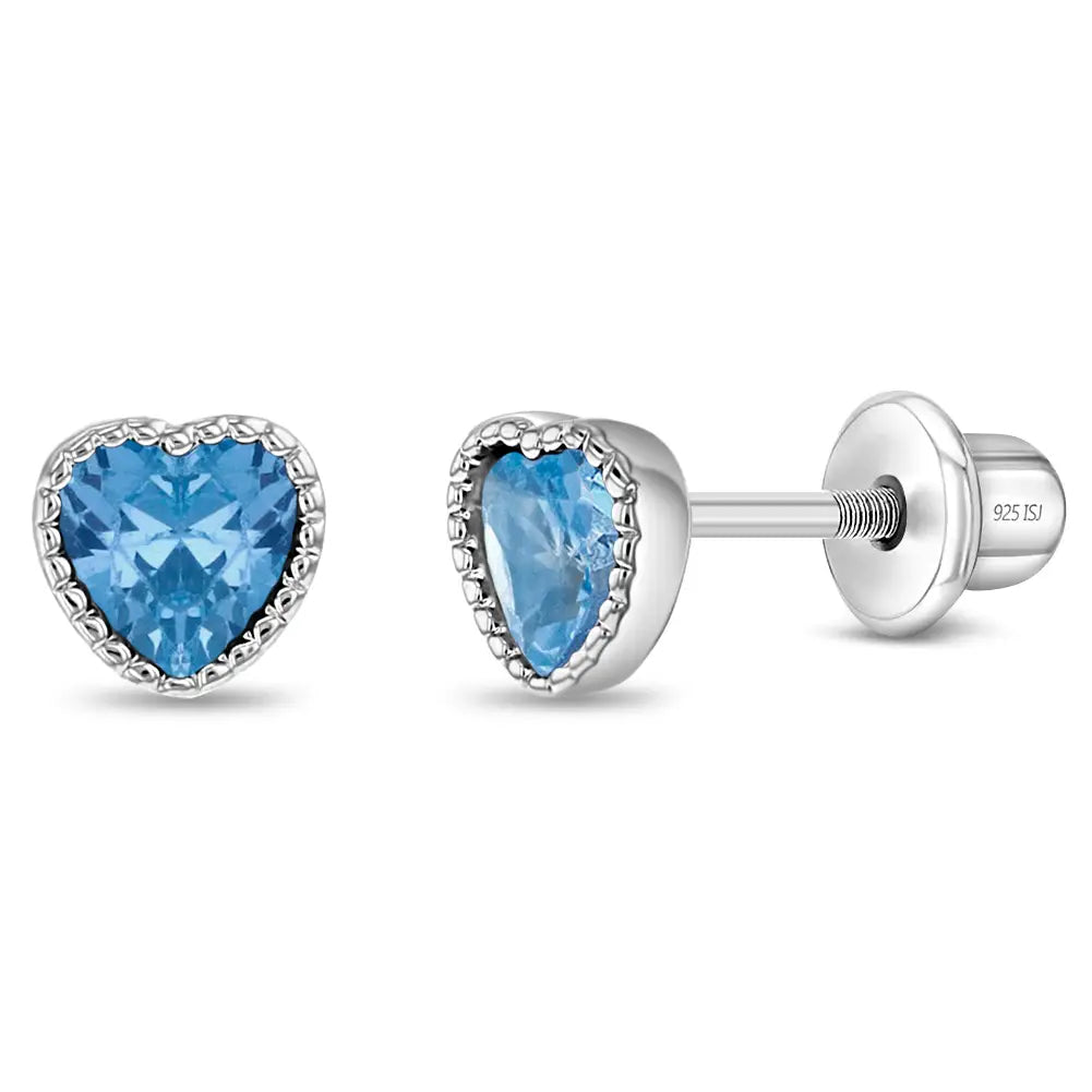 Zilveren kinderoorbellen: Hartjes met kristal blauw schroefsluiting